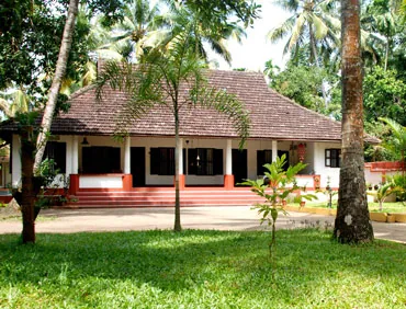Historic Heritage Bungalow at Mylanthra