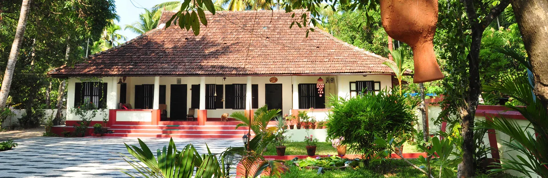 Mylanthra Riverside Heritage Homestay Estate and Gardens